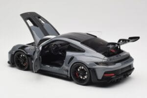 Porsche 911 992 GT3 RS Crayon Weissach Package & Black Wheels Minichamps 1:18 110062024 Metall — bild 5 av 8