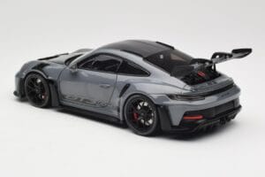 Porsche 911 992 GT3 RS Crayon Weissach Package & Black Wheels Minichamps 1:18 110062024 Metall — bild 7 av 8