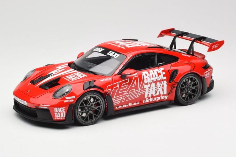 Porsche 911 992 GT3 RS Getspeed Race Taxi Guards Red Minichamps 1:18 110062040 Metall