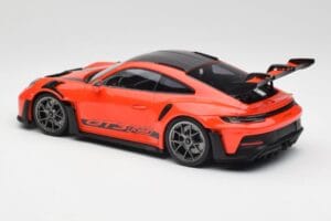 Porsche 911 992 GT3 RS Guards Orange & Silver Fälgar Minichamps 1:18 911992002 Metall — bild 5 av 6