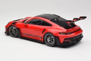 Porsche 911 992 GT3 RS Guards Röd & Silver Hjul Weissach Package Minichamps 1:18 153062246 Metall — bild 5 av 6