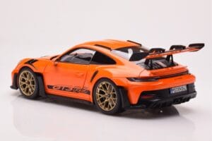 Porsche 911 992 GT3 RS Gulf Orange Norev 1:18 187360 Metall — bild 7 av 8
