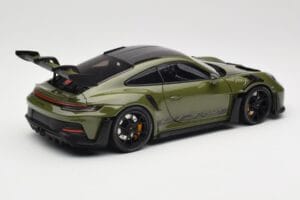 Porsche 911 992 GT3 RS Nato Olive & Black Wheels Minichamps 1:18 110062027 Metall — bild 3 av 8
