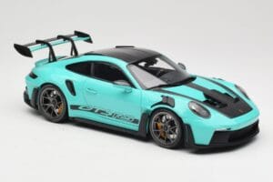 Porsche 911 992 GT3 RS Python Green & Dark Silver Wheels Minichamps 1:18 110062026 Metall — bild 6 av 8