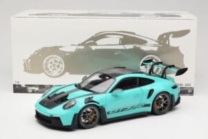 Porsche 911 992 GT3 RS Python Green & Dark Silver Wheels Minichamps 1:18 110062026 Metall — bild 8 av 8