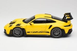 Porsche 911 992 GT3 RS Racing Gul Norev 1:18 WAP0212810RGT3 Metall — bild 4 av 8