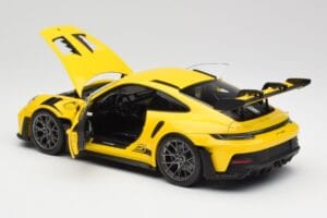 Porsche 911 992 GT3 RS Racing Gul Norev 1:18 WAP0212810RGT3 Metall — bild 5 av 8