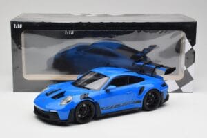 Porsche 911 992 GT3 RS Shark Blå & Svarta Hjul Minichamps 1:18 153062233 Metall — bild 6 av 6