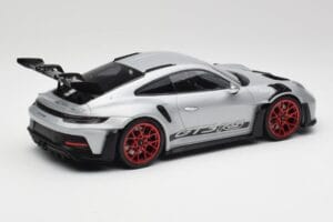 Porsche 911 992 GT3 RS Silver & Röda Hjul Minichamps 1:18 153062241 Metall — bild 2 av 6