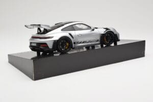 Porsche 911 992 GT3 RS Silver Weissach Package Minichamps 1:18 110062020 Metall — bild 4 av 8