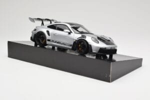 Porsche 911 992 GT3 RS Silver Weissach Package Minichamps 1:18 110062020 Metall — bild 6 av 8