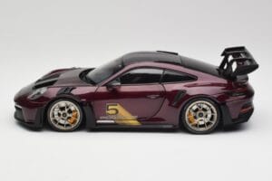 Porsche 911 992 GT3 RS Ultraviolett & Silverfälgar Minichamps 1:18 110062029 Metall — bild 4 av 8