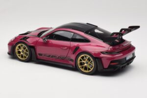 Porsche 911 992 GT3 RS Weissach Package Ruby Star Norev 1:18 187370 Metall — bild 7 av 8