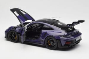 Porsche 911 992 GT3 RS Weissach Package Ultraviolet Norev 1:18 187368 Metall — bild 5 av 8