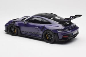Porsche 911 992 GT3 RS Weissach Package Ultraviolet Norev 1:18 187368 Metall — bild 7 av 8