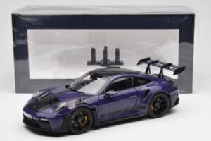 Porsche 911 992 GT3 RS Weissach Package Ultraviolet Norev 1:18 187368 Metall — bild 8 av 8