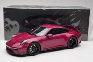 Porsche 911 992 GT3 Ruby Star Neo Red GT Spirit 1:12 GT536 Resin — bild 6 av 6