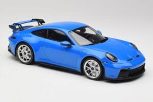 Porsche 911 992 GT3 Shark Blå & Silverfälgar Minichamps 1:18 143069015 Resin — bild 4 av 6
