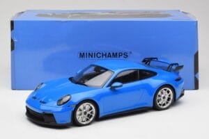 Porsche 911 992 GT3 Shark Blå & Silverfälgar Minichamps 1:18 143069015 Resin — bild 6 av 6