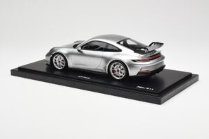 Porsche 911 992 GT3 Silver Minichamps 1:18 WAP0211510M004 Resin — bild 5 av 7