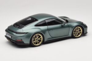 Porsche 911 992 GT3 Touring Package Malachite Green Metallic Norev 1:18 187382 Metall — bild 3 av 8