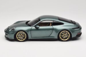 Porsche 911 992 GT3 Touring Package Malachite Green Metallic Norev 1:18 187382 Metall — bild 4 av 8
