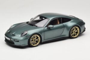 Porsche 911 992 GT3 Touring Package Malachite Green Metallic Norev 1:18 187382 Metall