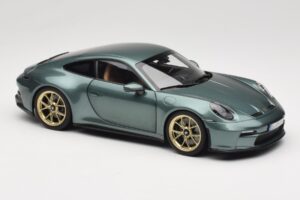 Porsche 911 992 GT3 Touring Package Malachite Green Metallic Norev 1:18 187382 Metall — bild 6 av 8