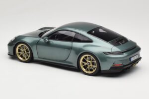 Porsche 911 992 GT3 Touring Package Malachite Green Metallic Norev 1:18 187382 Metall — bild 7 av 8