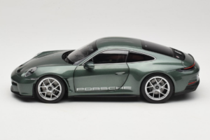 Porsche 911 992 S/T Malachite Green Metallic Norev 1:18 187472 Metall — bild 5 av 8