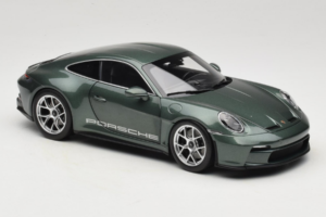 Porsche 911 992 S/T Malachite Green Metallic Norev 1:18 187472 Metall — bild 6 av 8