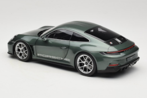 Porsche 911 992 S/T Malachite Green Metallic Norev 1:18 187472 Metall — bild 7 av 8
