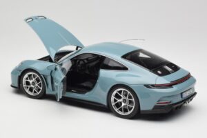 Porsche 911 992 S/T Meissen Blue Norev 1:18 187470 Metall — bild 5 av 8