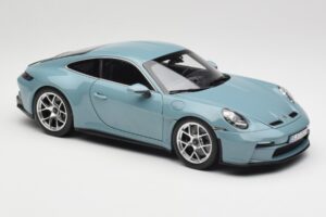 Porsche 911 992 S/T Meissen Blue Norev 1:18 187470 Metall — bild 6 av 8