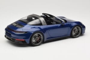 Porsche 911 992 Targa 4 GTS Blue Metallic Minichamps 1:18 155061060 Metall — bild 2 av 6