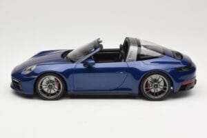 Porsche 911 992 Targa 4 GTS Blue Metallic Minichamps 1:18 155061060 Metall — bild 3 av 6