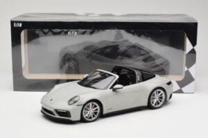 Porsche 911 992 Targa 4 GTS Grå Minichamps 1:18 155061064 Metall — bild 6 av 6