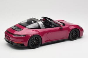 Porsche 911 992 Targa 4 GTS Rubystar Minichamps 1:18 155061066 Metall — bild 2 av 6