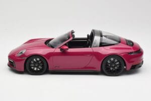 Porsche 911 992 Targa 4 GTS Rubystar Minichamps 1:18 155061066 Metall — bild 3 av 6