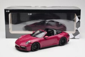 Porsche 911 992 Targa 4 GTS Rubystar Minichamps 1:18 155061066 Metall — bild 6 av 6