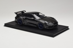 Porsche 911 992 TechArt GTstreet R Svart Med Blå Hjul TechArt 1:18 REMC009 Resin — bild 4 av 6