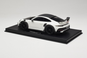 Porsche 911 992 TechArt GTstreet R Vit Med Svarta Hjul TechArt 1:18 REMC013 Resin — bild 5 av 6