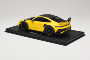 Porsche 911 992 TechArt GTstreet R Gul Med Svarta Hjul TechArt 1:18 REMC011 Resin — bild 5 av 6