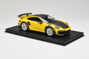 Porsche 911 992 TechArt GTstreet R Gul Med Vita Hjul TechArt 1:18 REMC015 Resin — bild 3 av 6