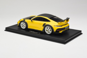 Porsche 911 992 TechArt GTstreet R Gul Med Vita Hjul TechArt 1:18 REMC015 Resin — bild 4 av 6