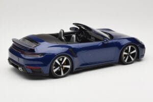 Porsche 911 992 Turbo S Cabriolet Blue Metallic Minichamps 1:18 155069081 Metall — bild 2 av 6