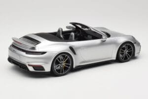 Porsche 911 992 Turbo S Cabriolet Silver Minichamps 1:18 155069082 Metall — bild 2 av 6