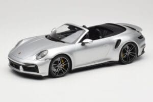 Porsche 911 992 Turbo S Cabriolet Silver Minichamps 1:18 155069082 Metall