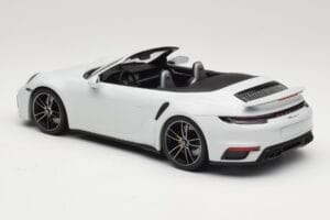 Porsche 911 992 Turbo S Cabriolet White Metallic Minichamps 1:18 155069080 Metall — bild 5 av 6