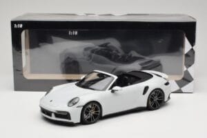 Porsche 911 992 Turbo S Cabriolet White Metallic Minichamps 1:18 155069080 Metall — bild 6 av 6